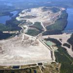 Mount Polley one month after its tailings dam failed in 2014. It released 25 million cubic metres of mine waste and construction material. Some of the waste backed up into Polley Lake, most of it was dumped into the Hazeltine Creek watershed, and some spread downstream into Quesnel Lake. (Minewatch, Jamie Heath, Terrasaurus)