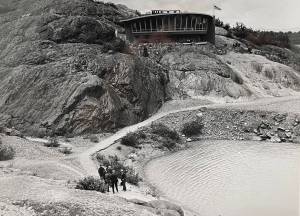 A path leading from the Mendenhall Glacier Visitor Center in 1962. (U.S. Forest Service photo)