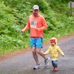 Michael Studt of team Four Moms, One Dad warms up at Lena Beach Picnic Area during the Seacoast Relay on Sunday, June 8, 2025. (Klas Stolpe / Juneau Empire)